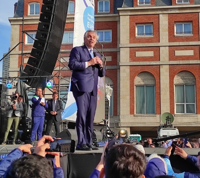 Fernández encabezó hoy la inauguración de los Juegos Nacionales Evita 2022